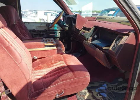 1992 GMC Sierra C1500 z USA, uszkodzony, nr VIN 2GTEC19K4N1519037